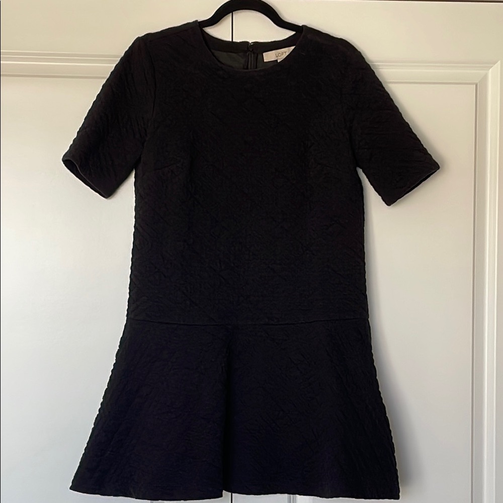 LOFT Black Texture/Quilted Petite Dress
